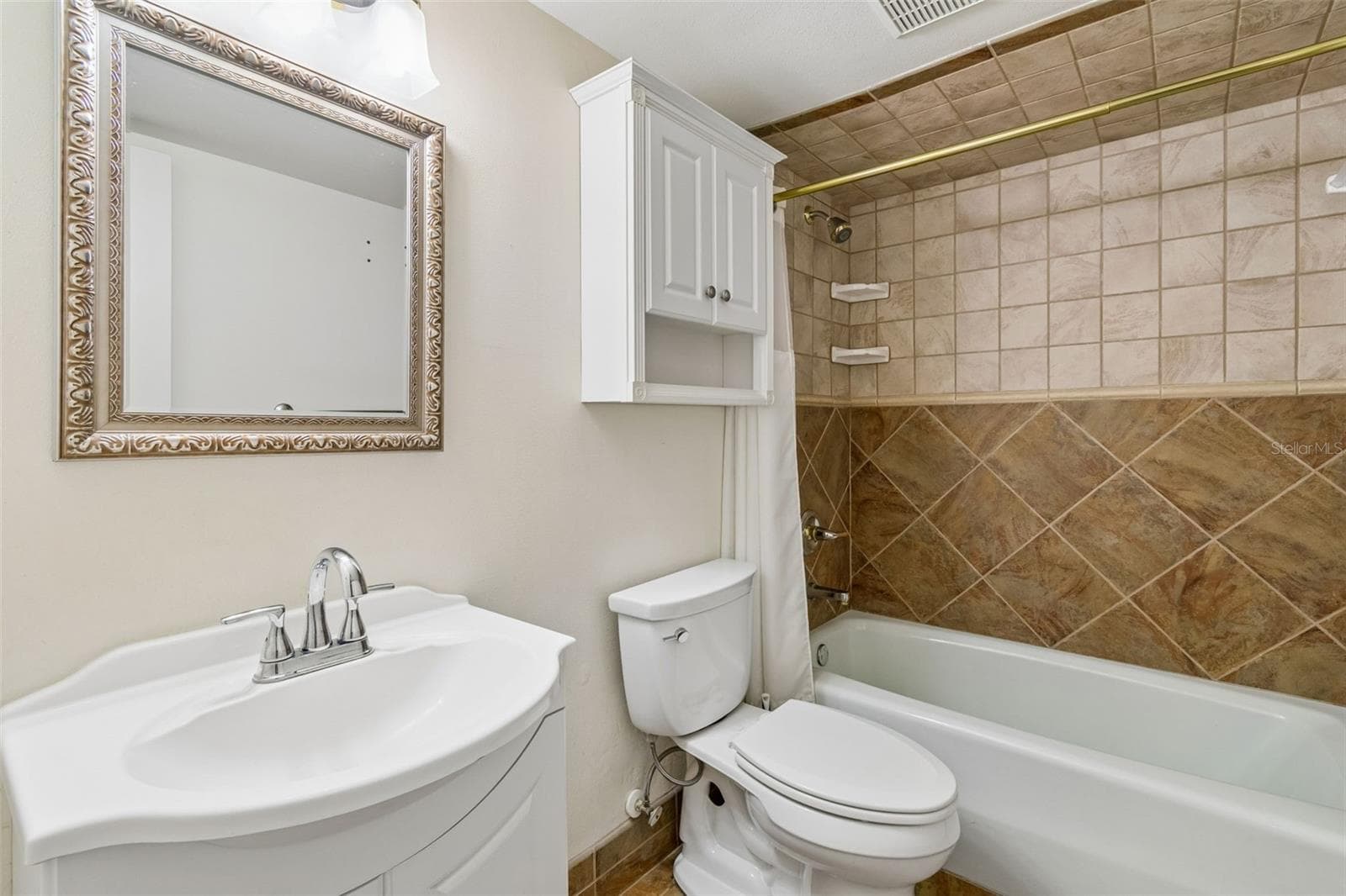 Condominium at 10387 CARROLLWOOD LN #303, TAMPA, photo 34 of 55