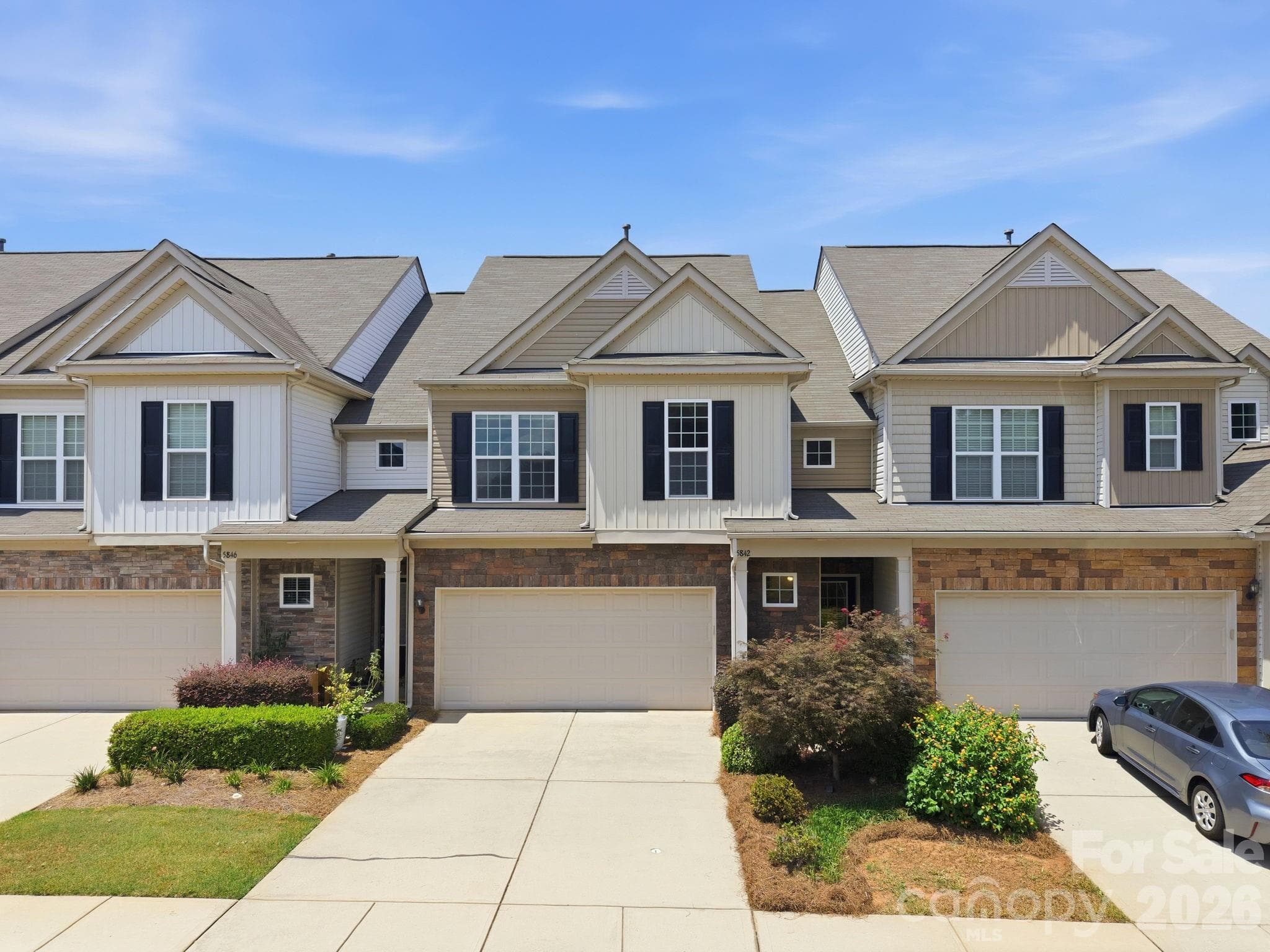 Townhouse at 5842 Glassport Lane, Charlotte, photo 2 of 41