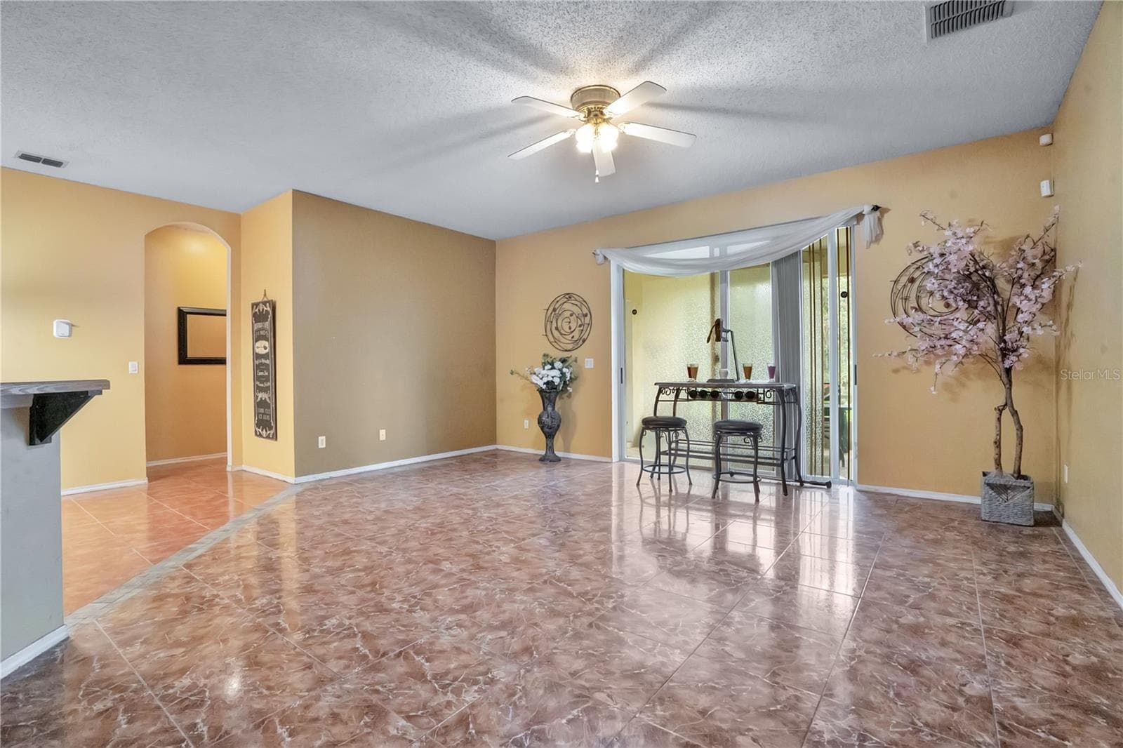 Single Family Residence at 1019 BRIDGEWAY BLVD, ORLANDO, photo 9 of 41