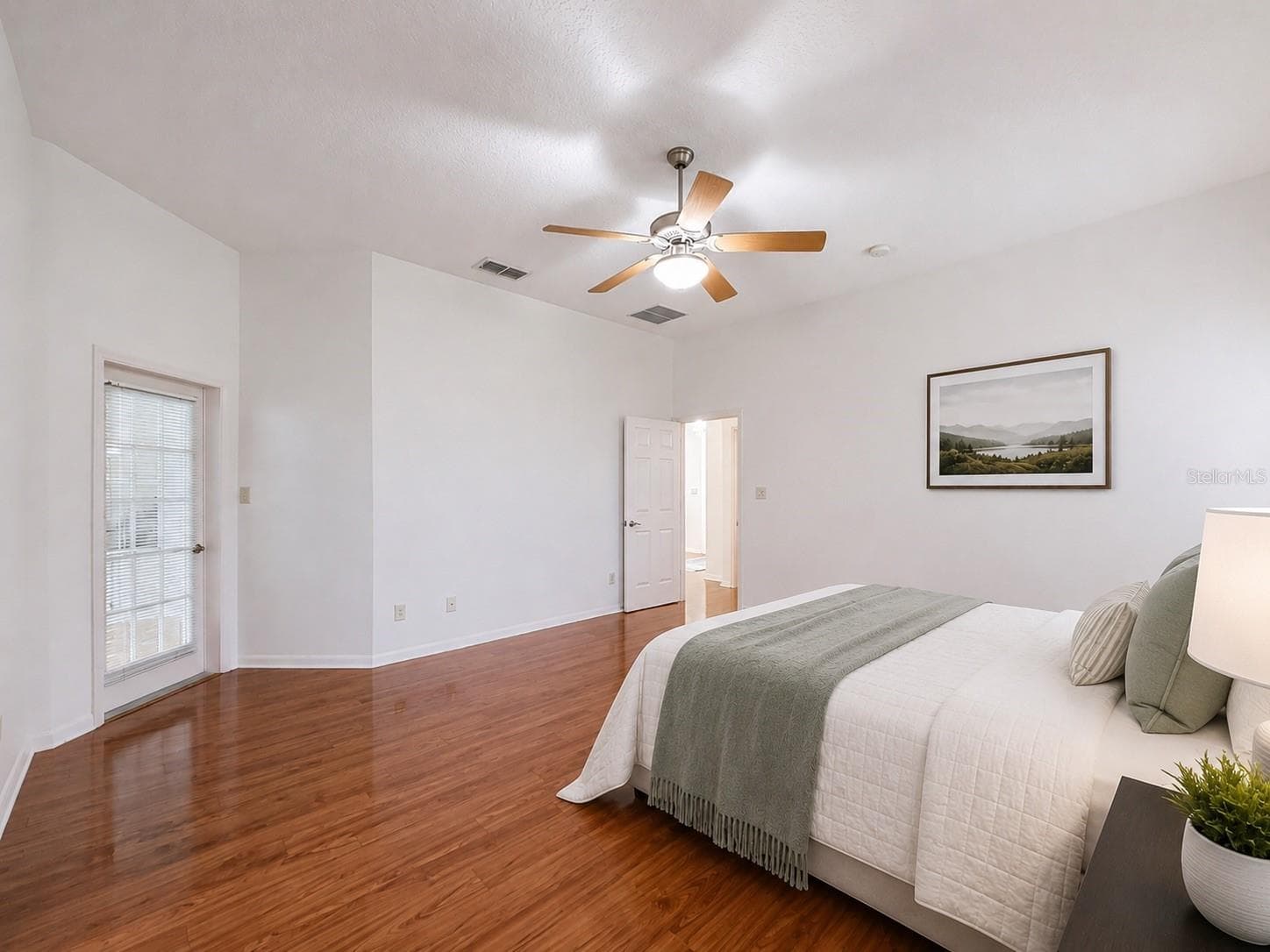 Virually Staged - 4632 NOTTOWAY, LEESBURG