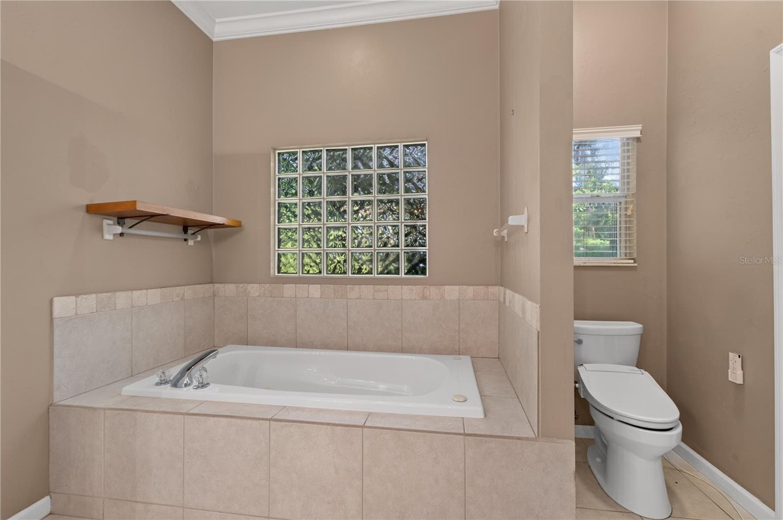 Jacuzzi Tub - 12208 SW 9TH AVE, NEWBERRY