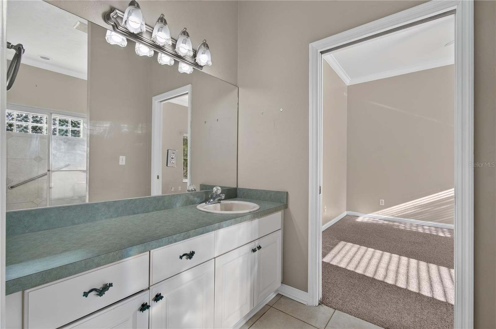 Jack & Jill Bathroom - 12208 SW 9TH AVE, NEWBERRY