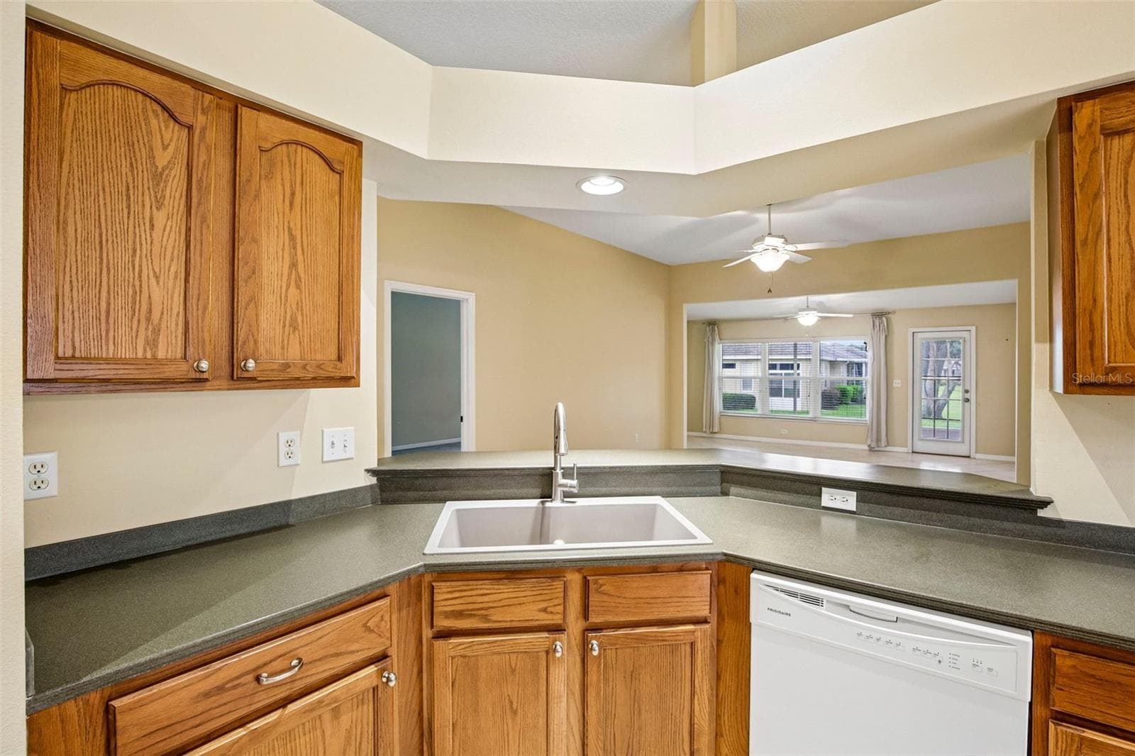 Condominium at 2008 GRANTHAM GREENS DR, SUN CITY CENTER, photo 17 of 78