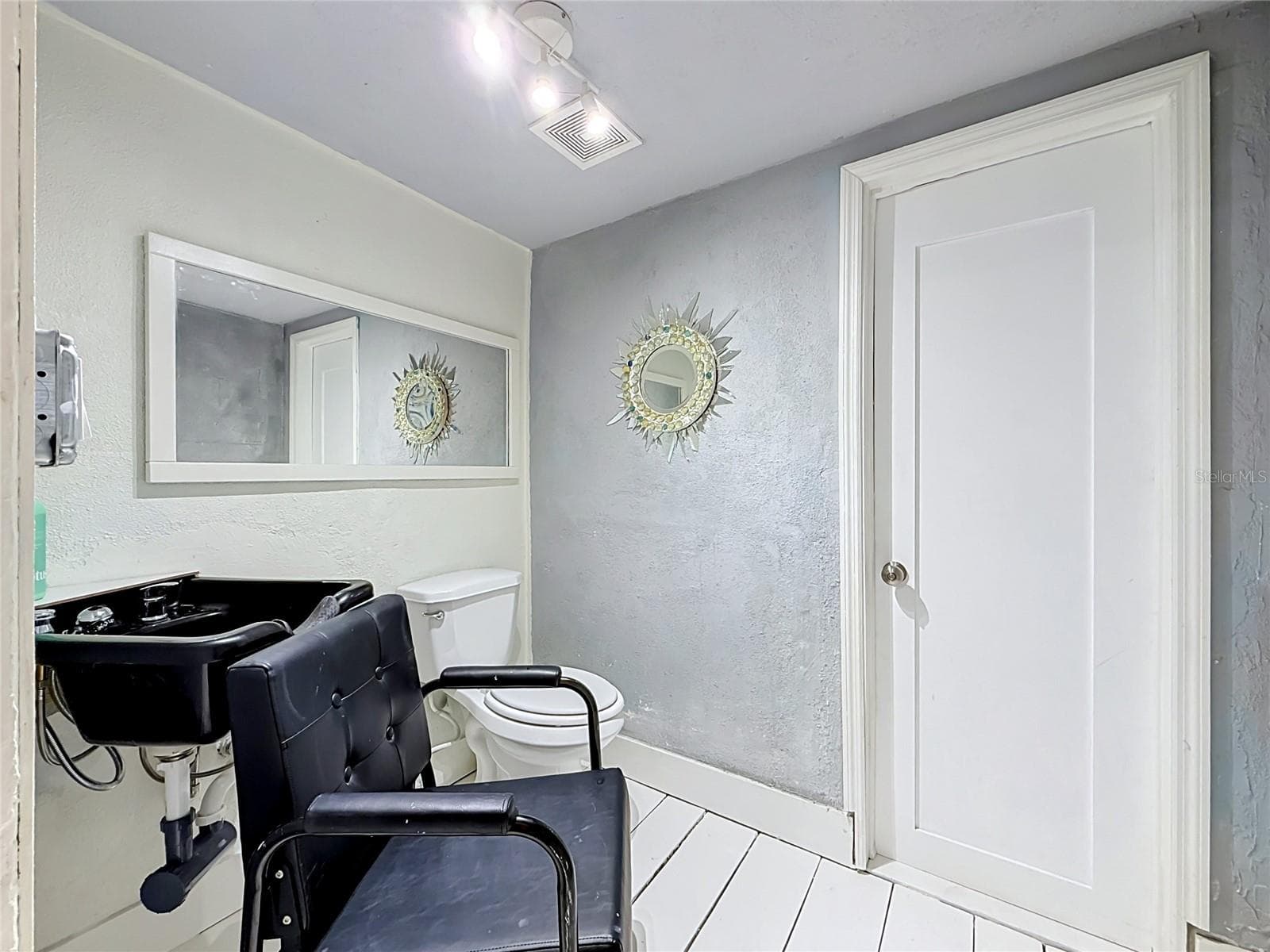 1/2 Bath - 4831 FAIRFIELD AVE S, ST PETERSBURG