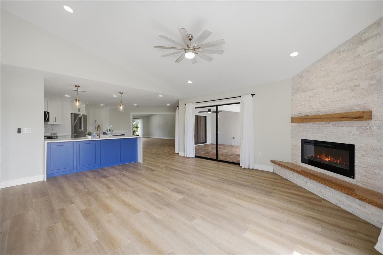 Single Family Residence at 8822 MISTY CREEK DR, SARASOTA, photo 19 of 67