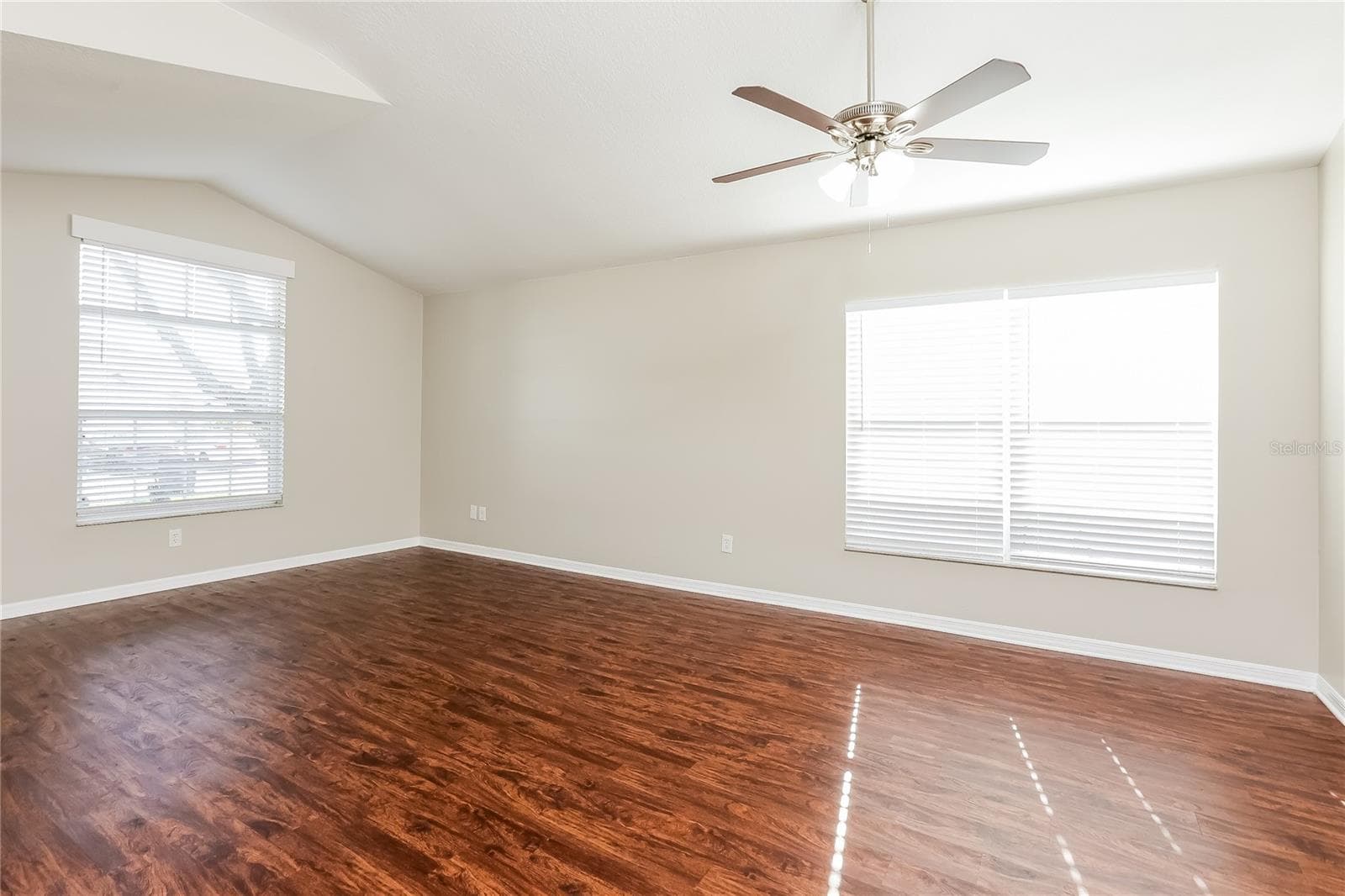Single Family Residence at 1717 ERIN BROOKE DR, VALRICO, photo 3 of 15