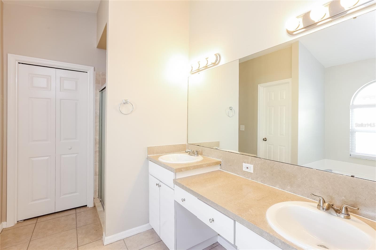 Single Family Residence at 1717 ERIN BROOKE DR, VALRICO, photo 10 of 15