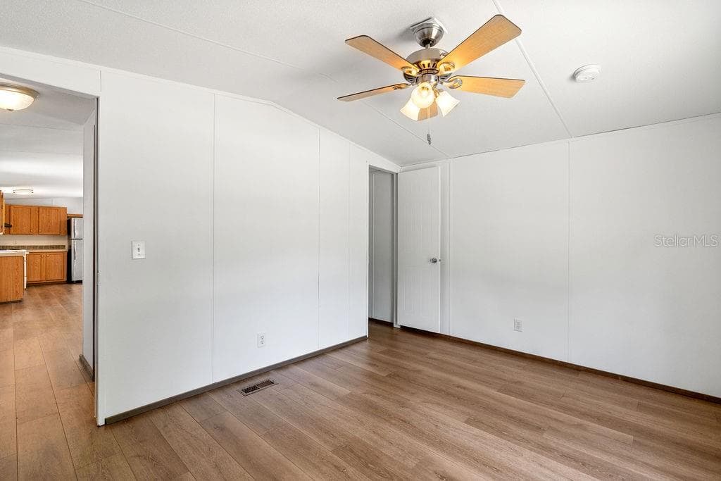 Manufactured Home at 27133 MILLER RD, DADE CITY, photo 3 of 27