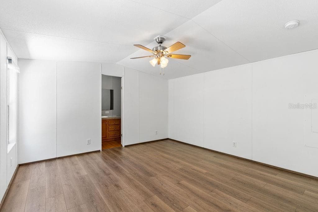 Manufactured Home at 27133 MILLER RD, DADE CITY, photo 9 of 27