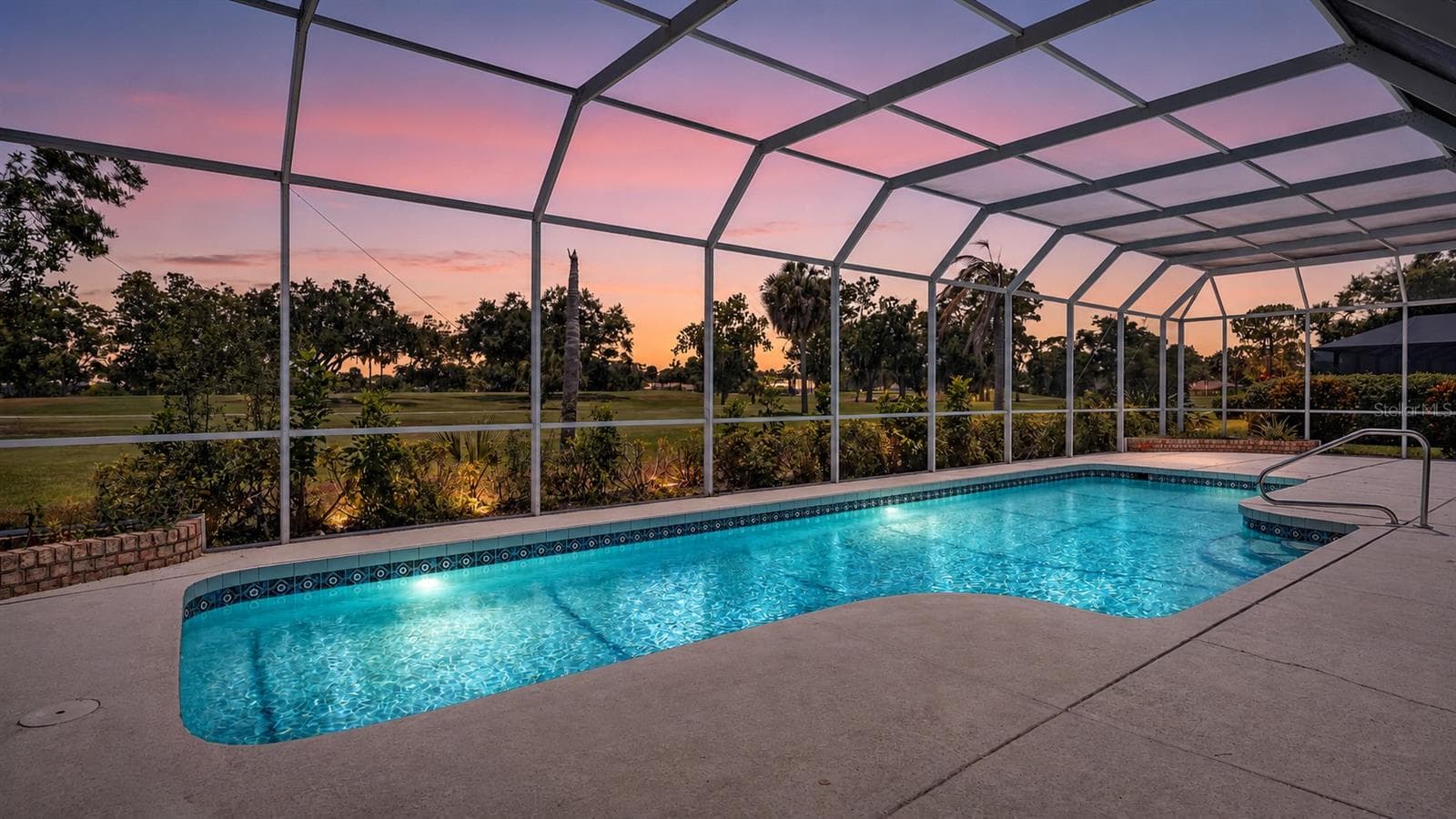 Amazing view of golf course fairway & private! - 4360 BRANDYWINE DR, SARASOTA