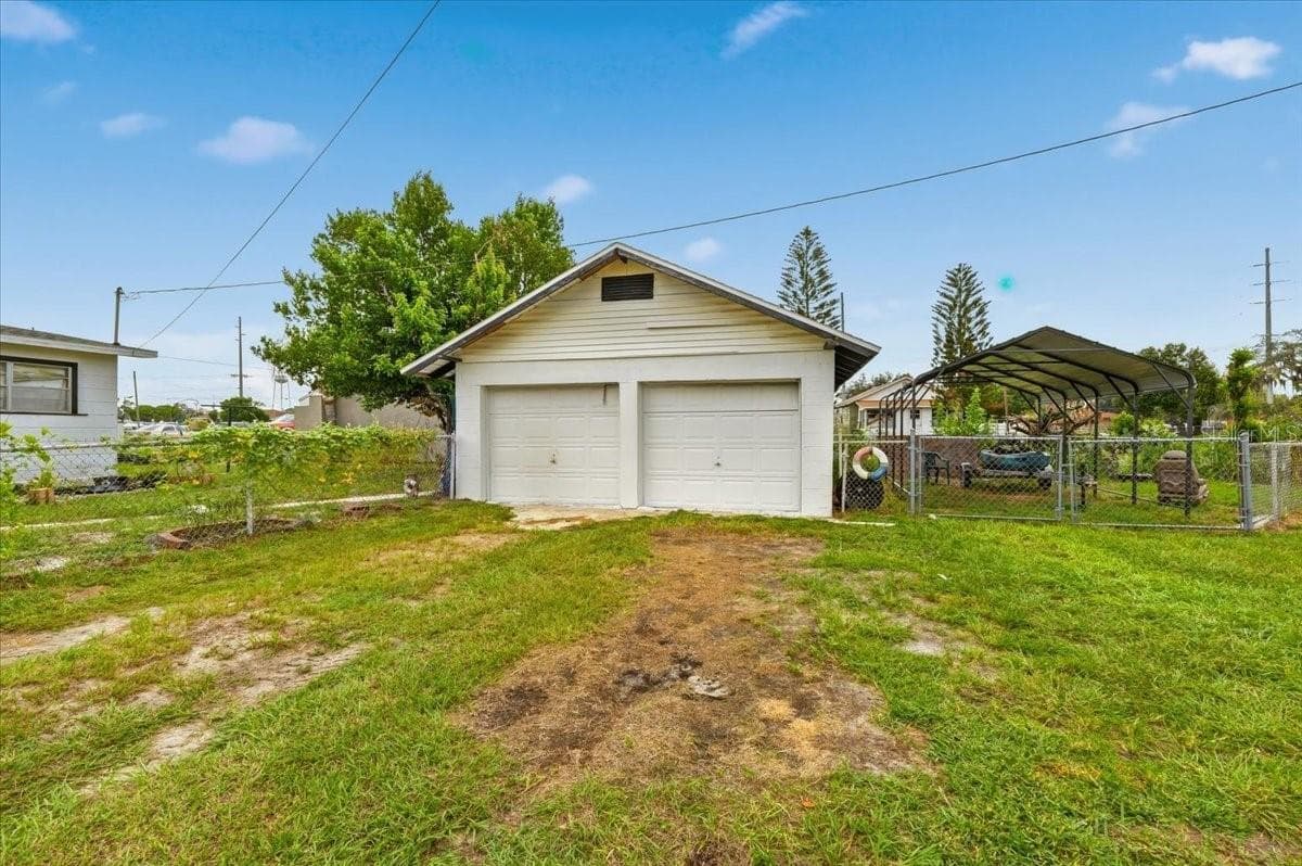 Single Family Residence at 675 E BAY AVE, EAGLE LAKE, photo 34 of 47