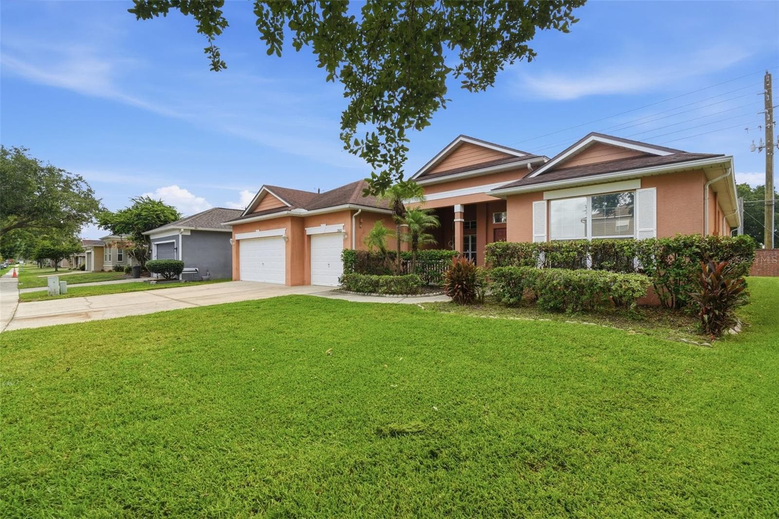 Single Family Residence at 13618 OLD DOCK RD, ORLANDO, photo 4 of 49