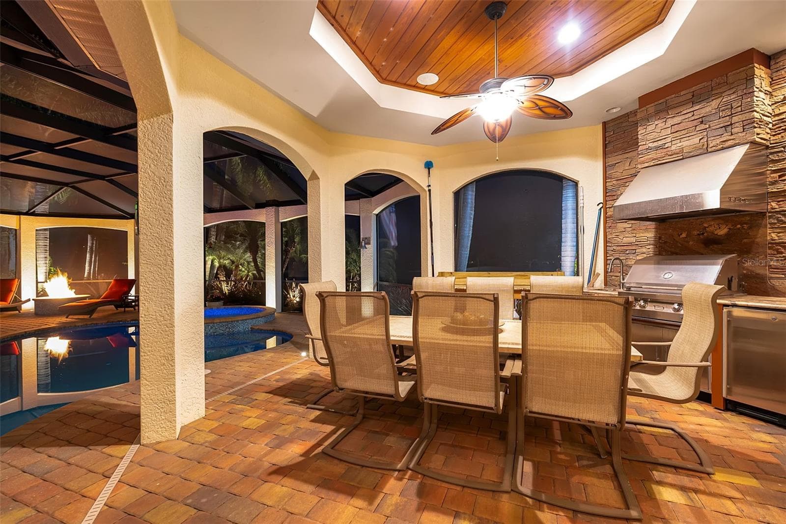 Single Family Residence at 15114 LINN PARK TER, LAKEWOOD RANCH, photo 12 of 94