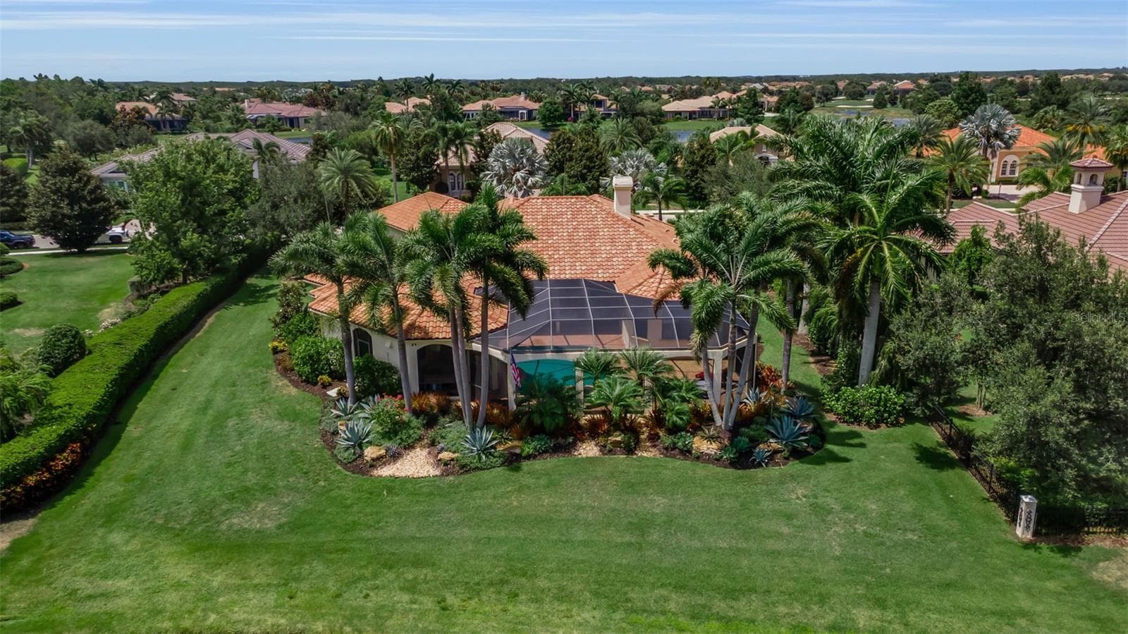 Single Family Residence at 15114 LINN PARK TER, LAKEWOOD RANCH, photo 18 of 94