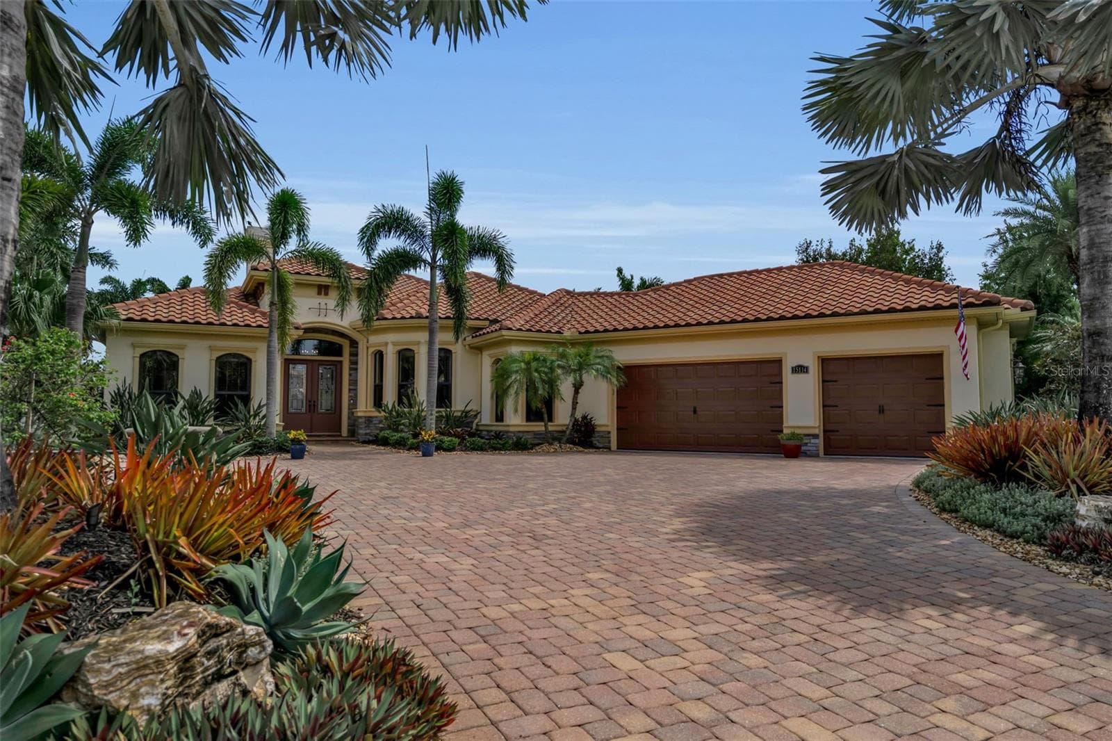 Single Family Residence at 15114 LINN PARK TER, LAKEWOOD RANCH, photo 38 of 94