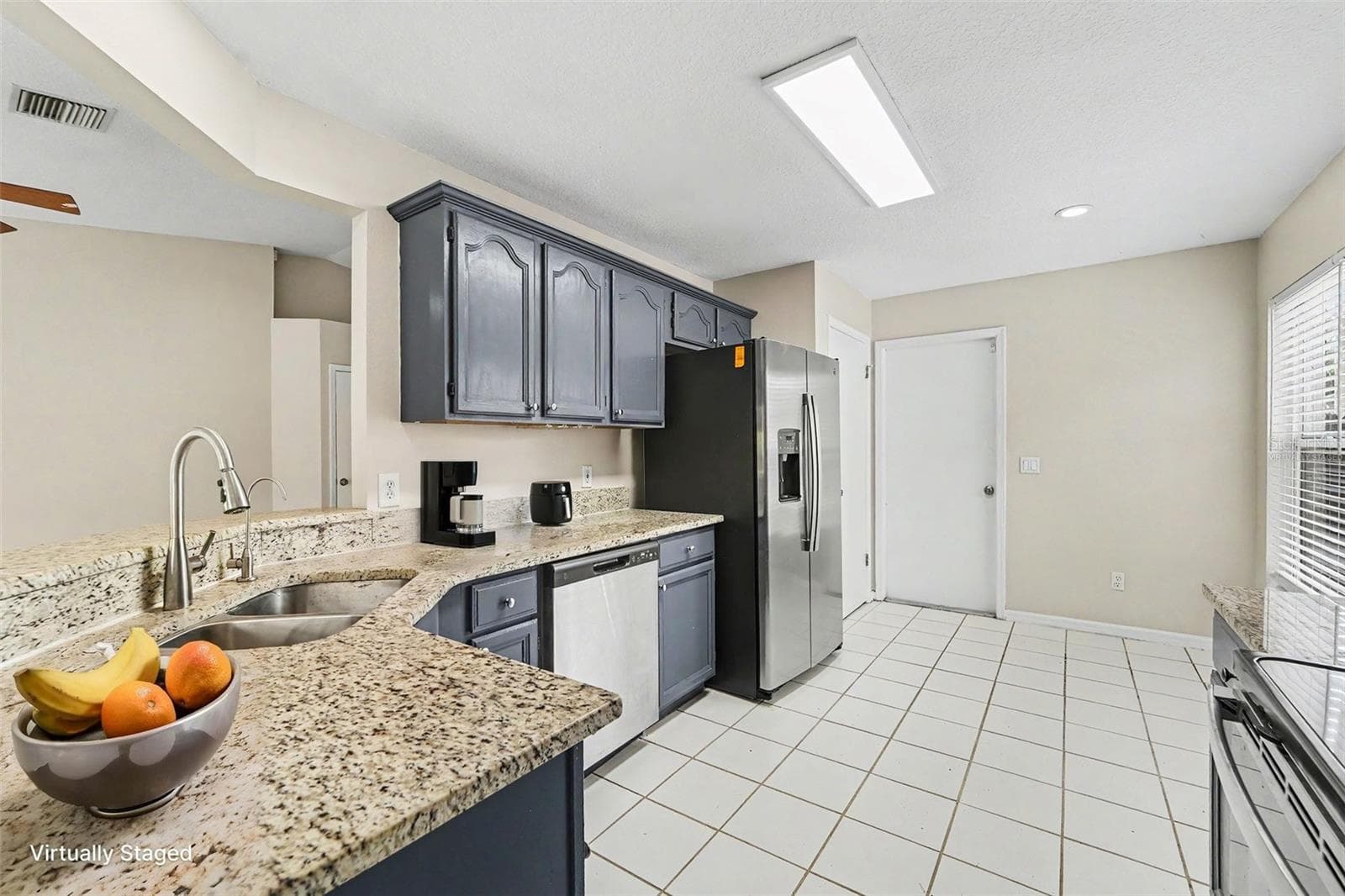 Virtually Staged - 7603 SAVANNAH LN, TAMPA