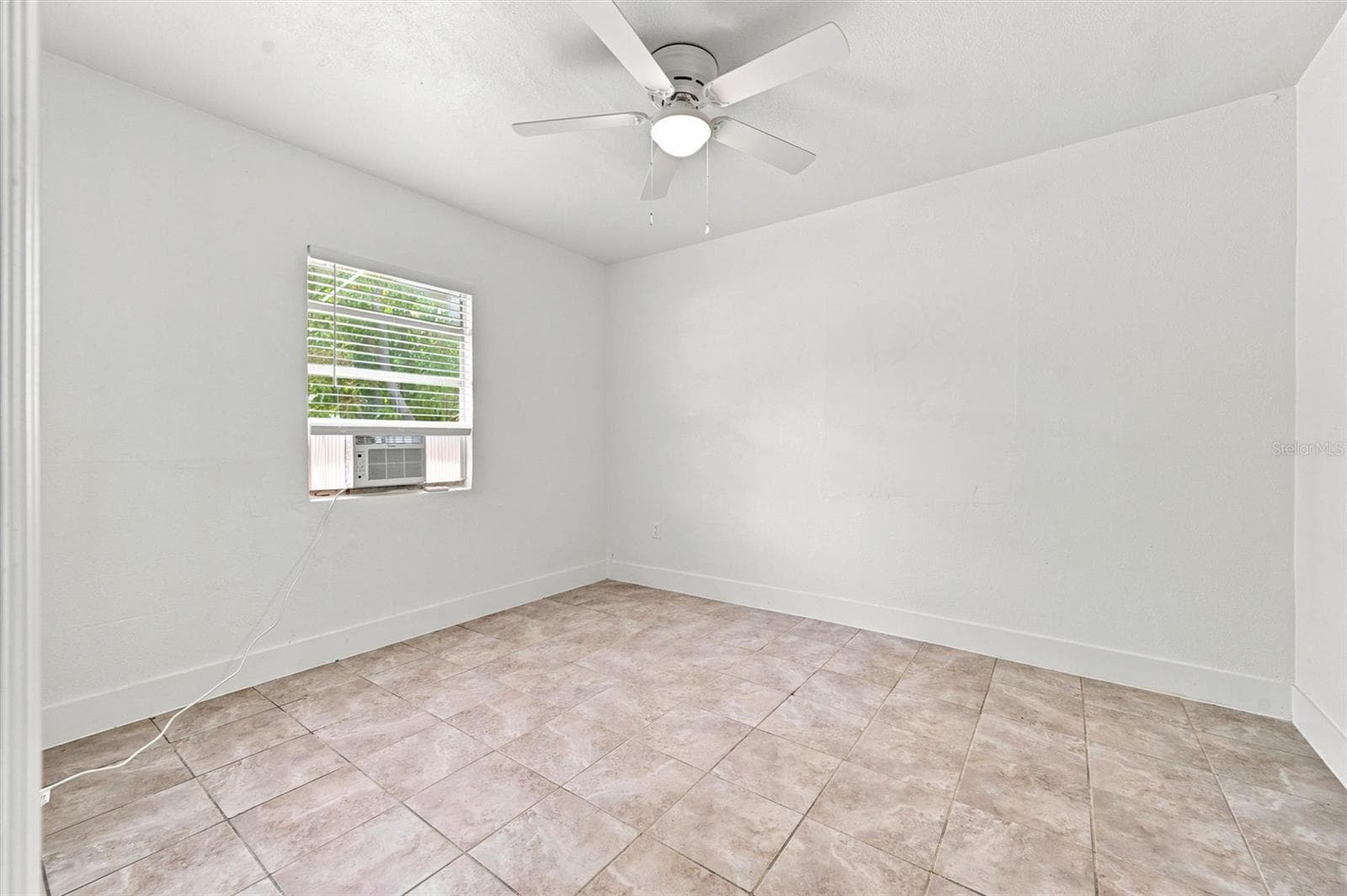Single Family Residence at 2425 9TH AVE E, BRADENTON, photo 14 of 19