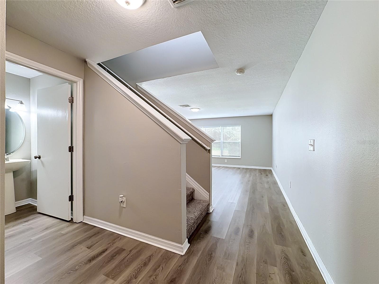 Single Family Residence at 6320 MAGNOLIA TRAILS LN, GIBSONTON, photo 2 of 26