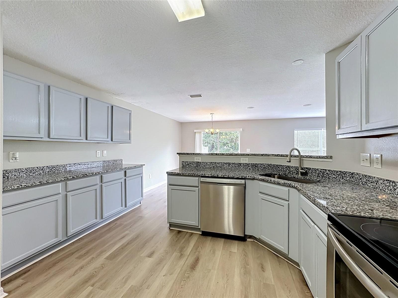 Single Family Residence at 6320 MAGNOLIA TRAILS LN, GIBSONTON, photo 9 of 26