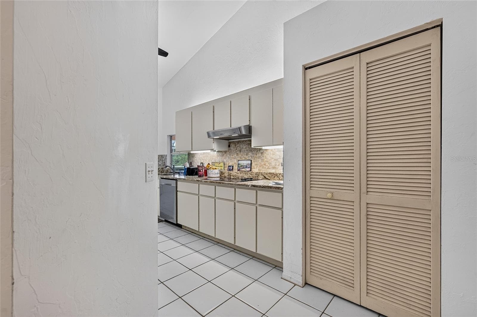 Single Family Residence at 105 JACARANDA BLVD, VENICE, photo 25 of 96