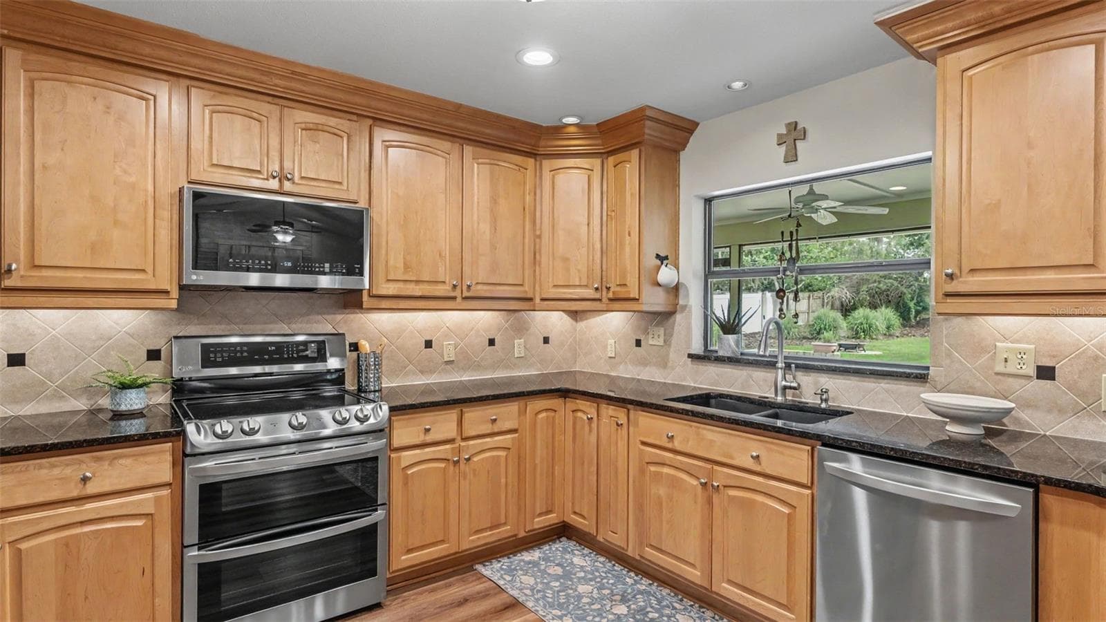 Single Family Residence at 4765 HIGHLANDS PLACE CIR, LAKELAND, photo 7 of 57