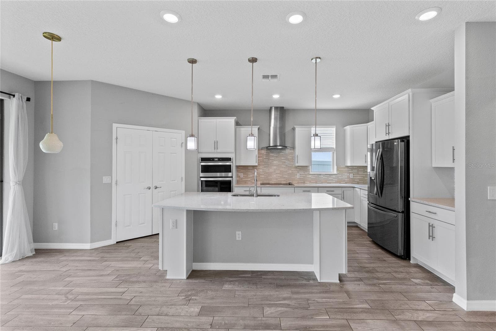 Single Family Residence at 2754 MATERA DR, ST CLOUD, photo 3 of 34