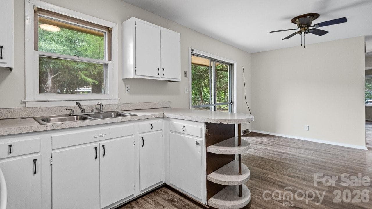 Single Family Residence at 634 Kentbrook Drive, Charlotte, photo 21 of 38