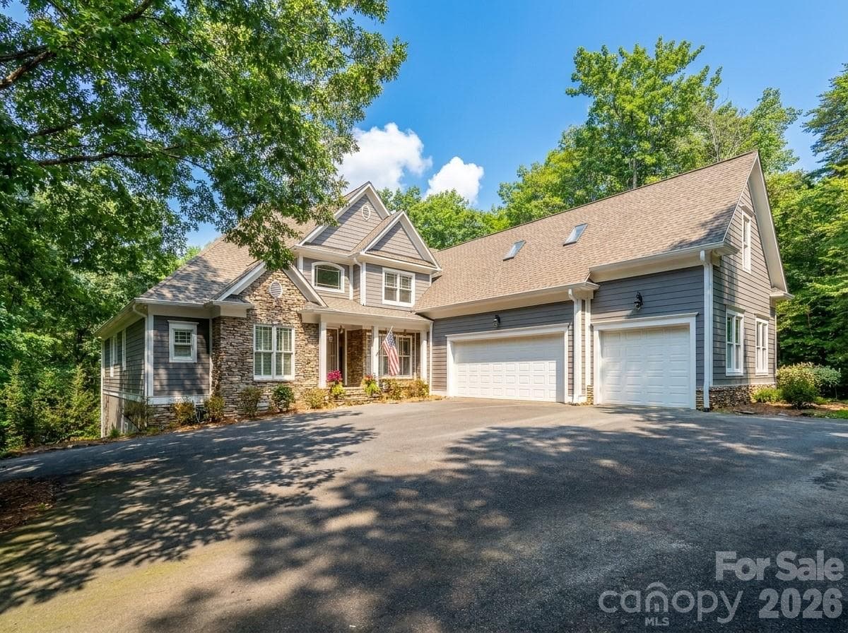 Front View of Home - 1820 Southpoint Lane, New London