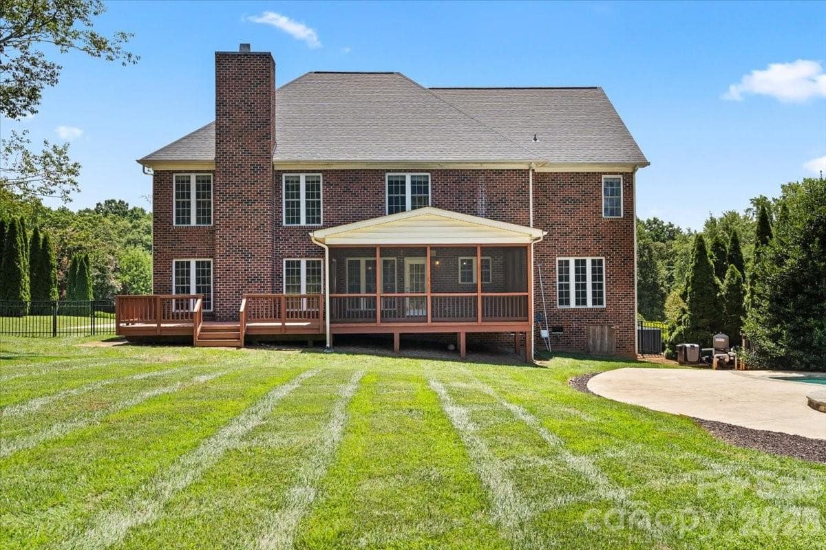 HUGE fenced yard with lots of privacy - 109 Pauls Lane, Mooresville