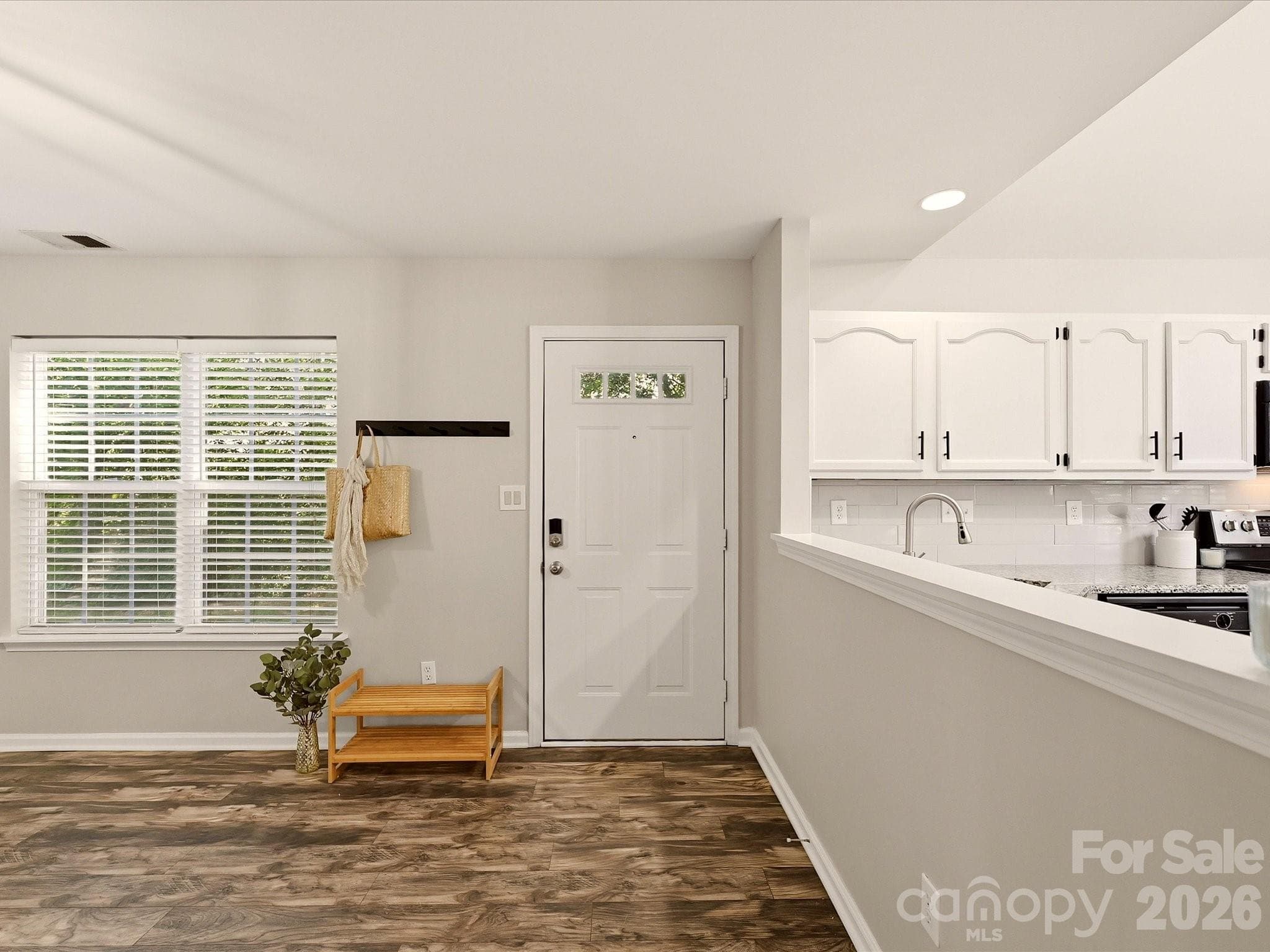 Townhouse at 8810 Scotch Heather Way, Charlotte, photo 2 of 33
