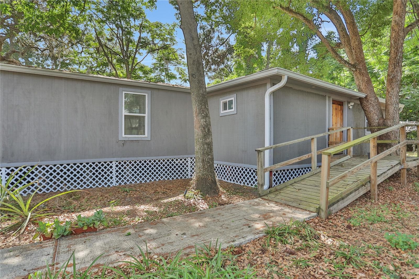 Manufactured Home at 9132 MANGO ST, NEW PORT RICHEY, photo 3 of 18