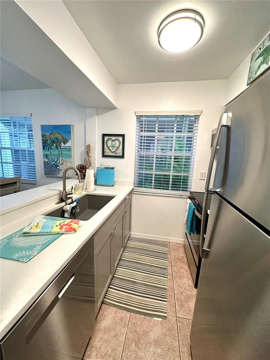 Condominium at 6825 STONES THROW CIR N #1107, ST PETERSBURG, photo 10 of 32