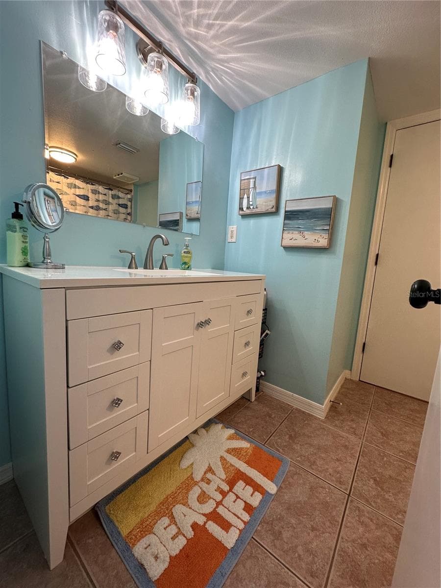 Condominium at 6825 STONES THROW CIR N #1107, ST PETERSBURG, photo 14 of 32