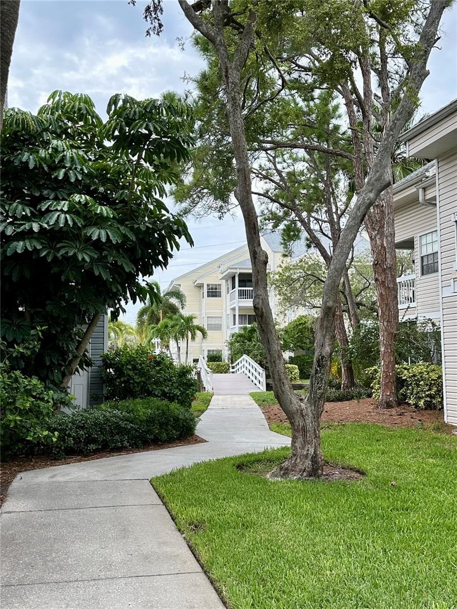 Condominium at 6825 STONES THROW CIR N #1107, ST PETERSBURG, photo 21 of 32