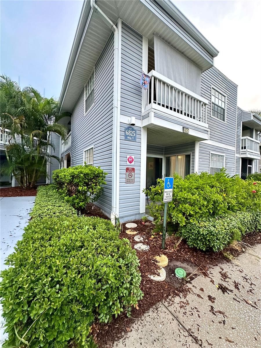 Condominium at 6825 STONES THROW CIR N #1107, ST PETERSBURG, photo 30 of 32