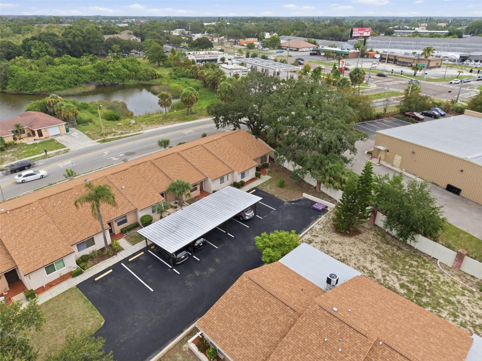 Condominium at 3960 SAILMAKER LN, HOLIDAY, photo 29 of 43