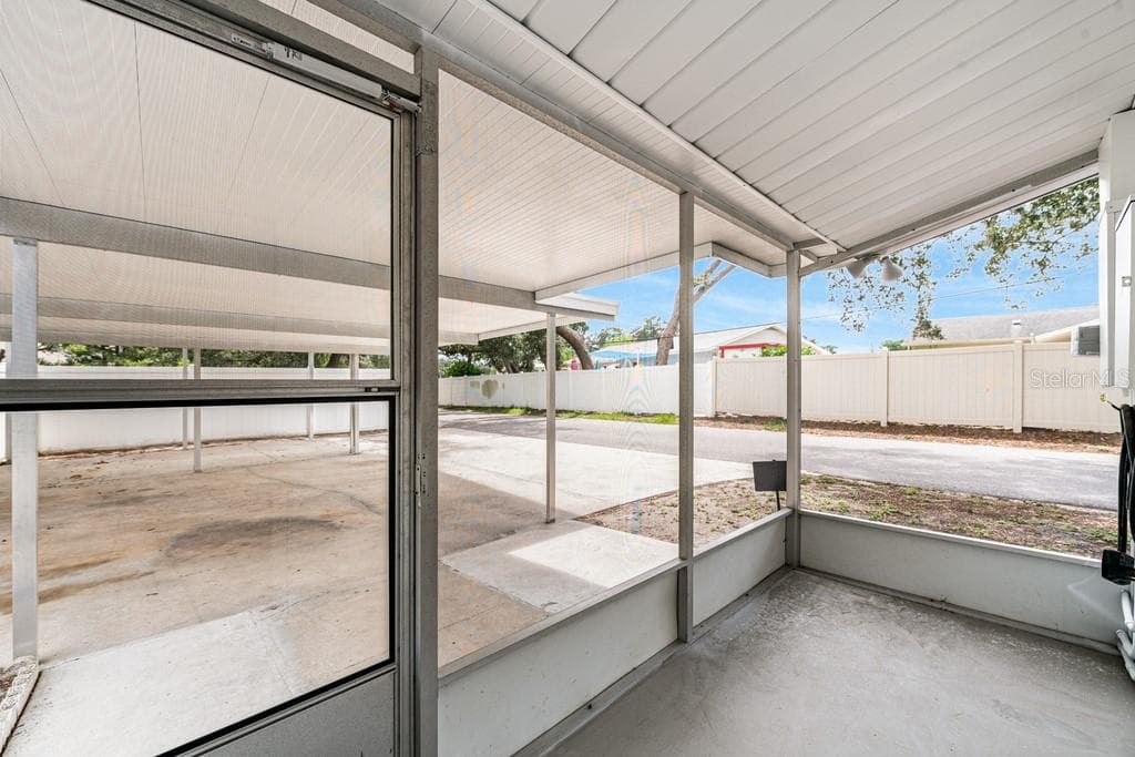 Screened Patio - 1924 W NORTH ST, TAMPA