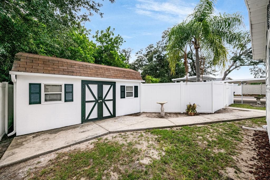 Storage shed and fenced backyard - 1924 W NORTH ST, TAMPA