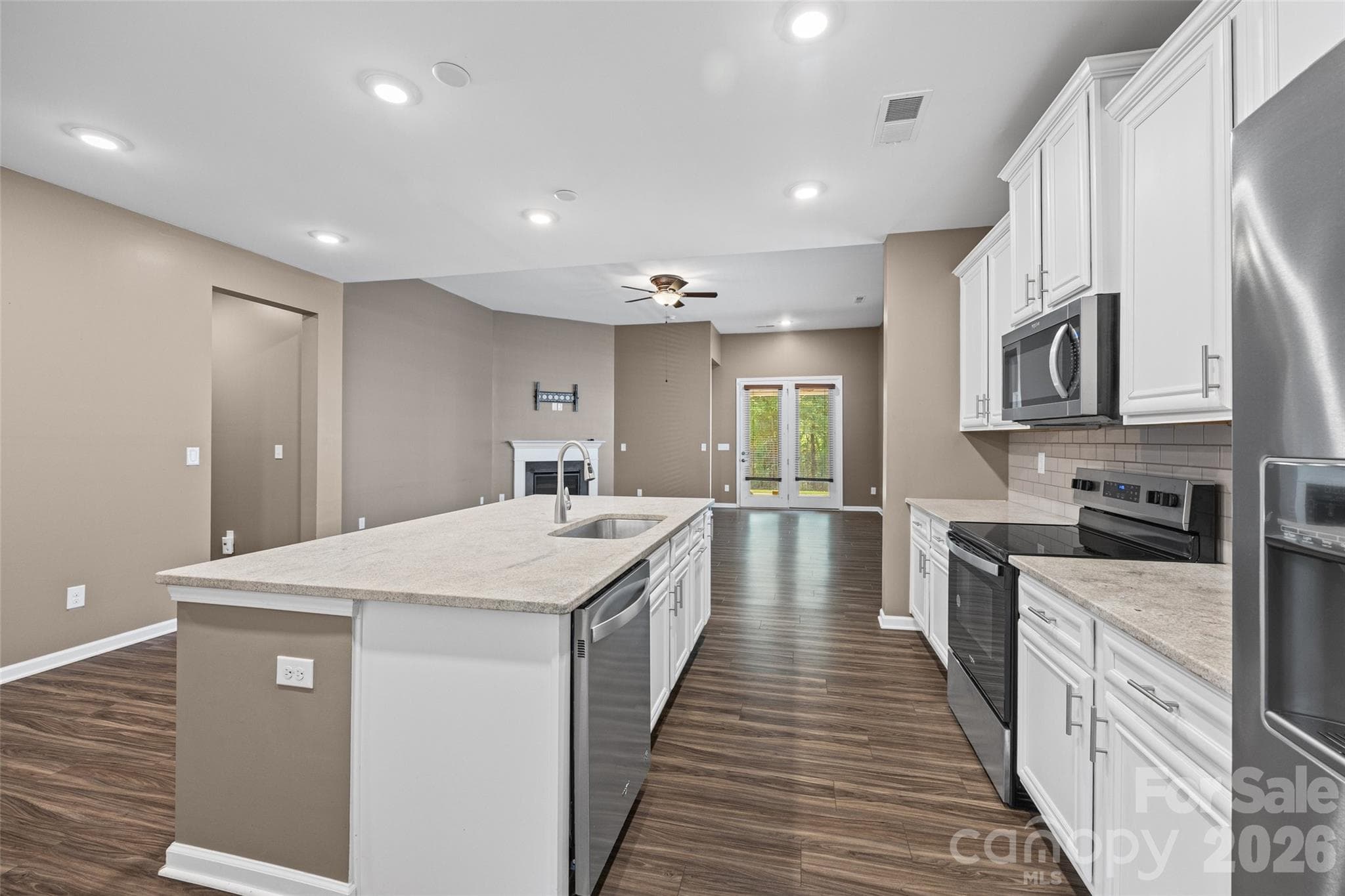 Single Family Residence at 596 Rustlewood Way, Rock Hill, photo 6 of 26