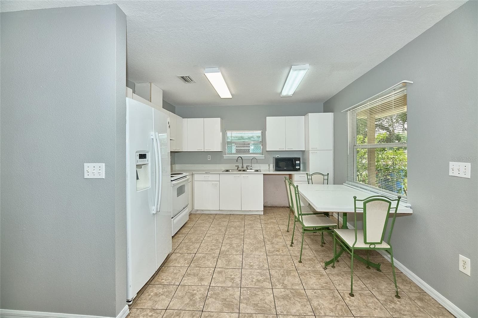 Single Family Residence at 212 13TH AVE W, BRADENTON, photo 6 of 23