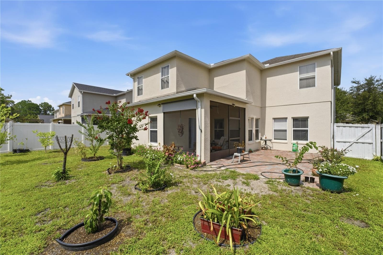 Back of the house - 10114 OAK CREST RD, ORLANDO