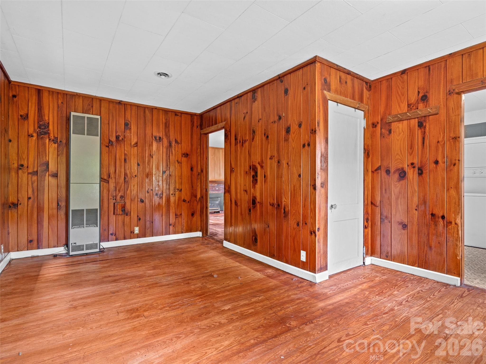 Writer's Cottage Living Room - 111-113 Stewart Street, Hendersonville