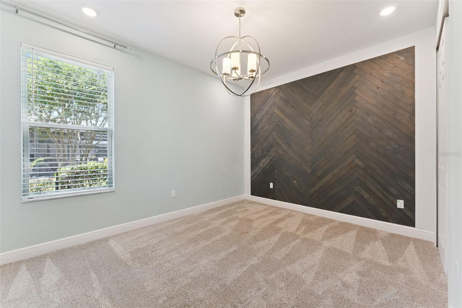 Bedroom 4 / In-law Suite with full bath in hallway. - 1511 GATEWAY LN, KISSIMMEE