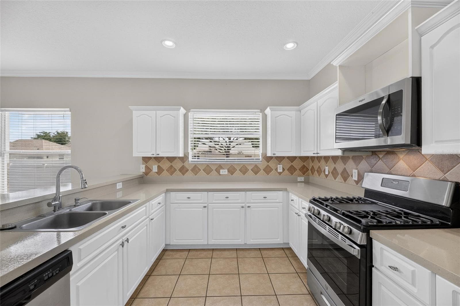 Single Family Residence at 24519 BREEZY OAK CT, LUTZ, photo 19 of 63