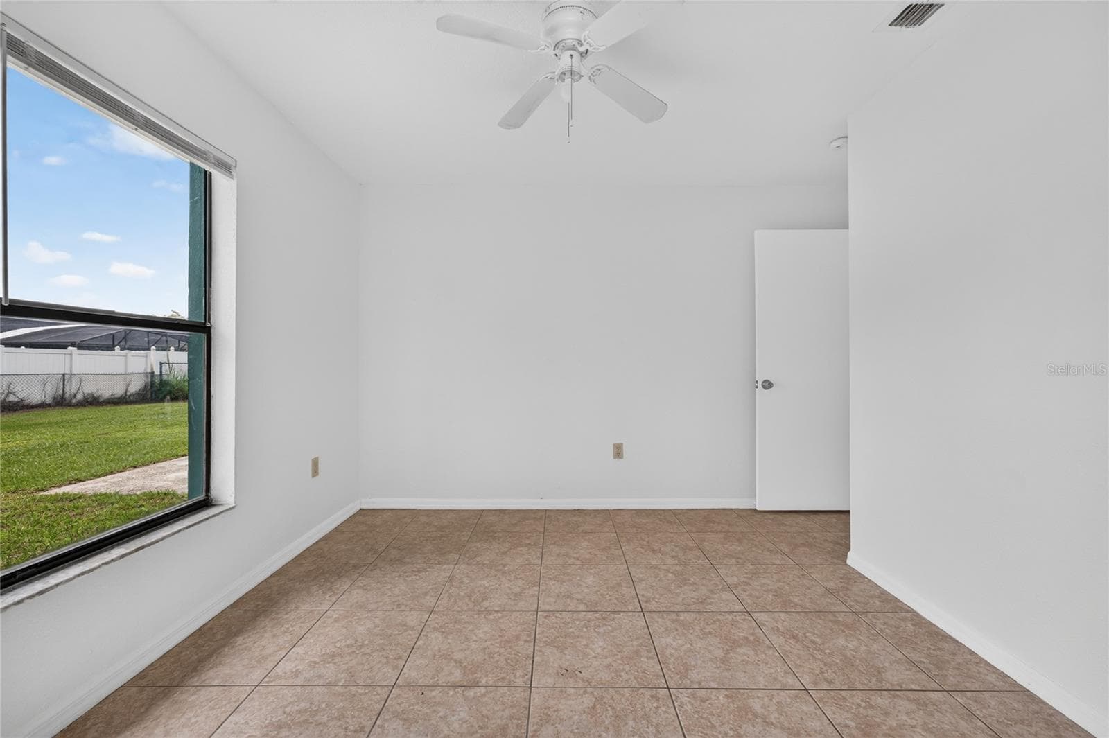 Single Family Residence at 913 SAN RAFAEL WAY, KISSIMMEE, photo 8 of 28
