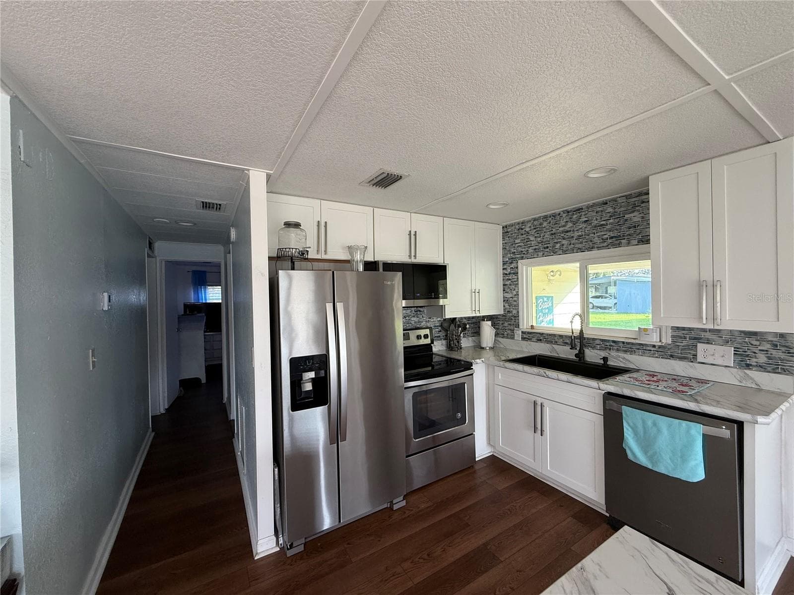 Manufactured Home at 48 S BOBWHITE RD, WILDWOOD, photo 5 of 39