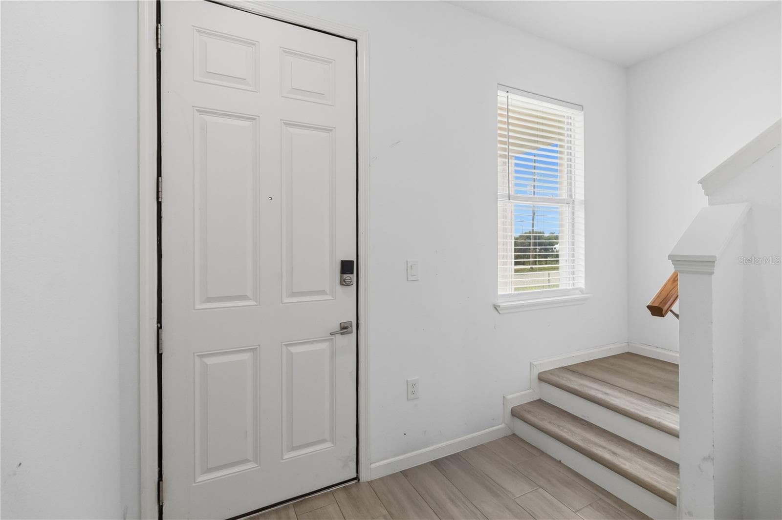 Single Family Residence at 426 S HUDSON ST, ORLANDO, photo 5 of 29