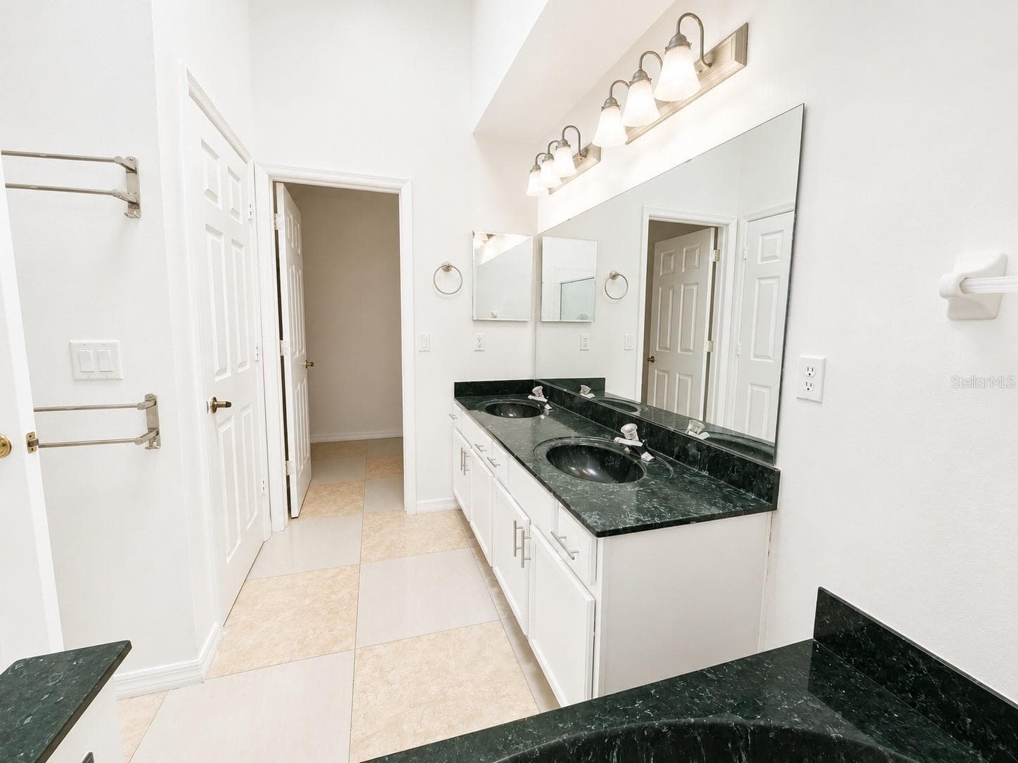 Single Family Residence at 12786 MARIBOU CIR, ORLANDO, photo 17 of 23