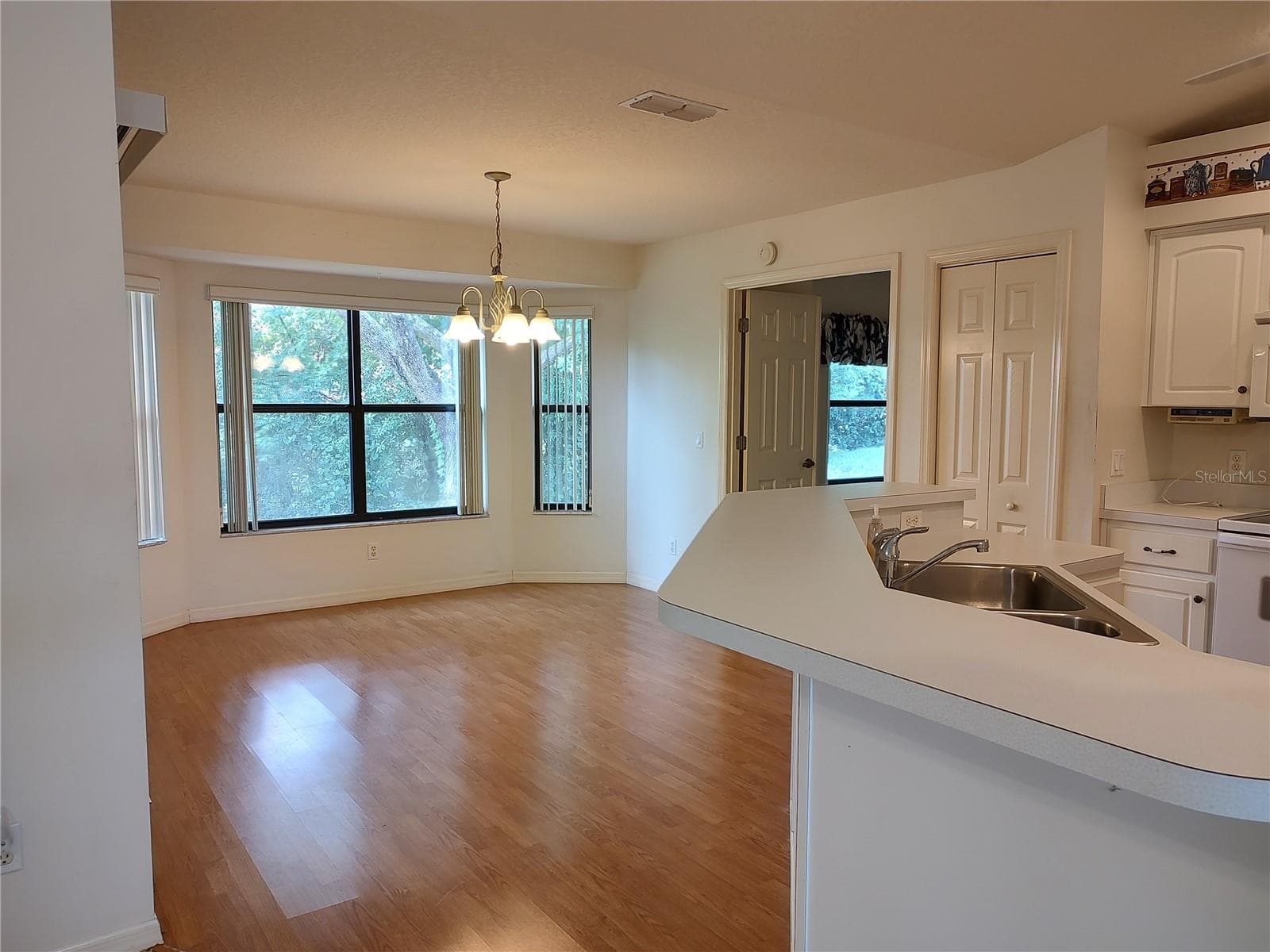 Dining area off kitchen - 3716 E COVE PARK TRL, HERNANDO
