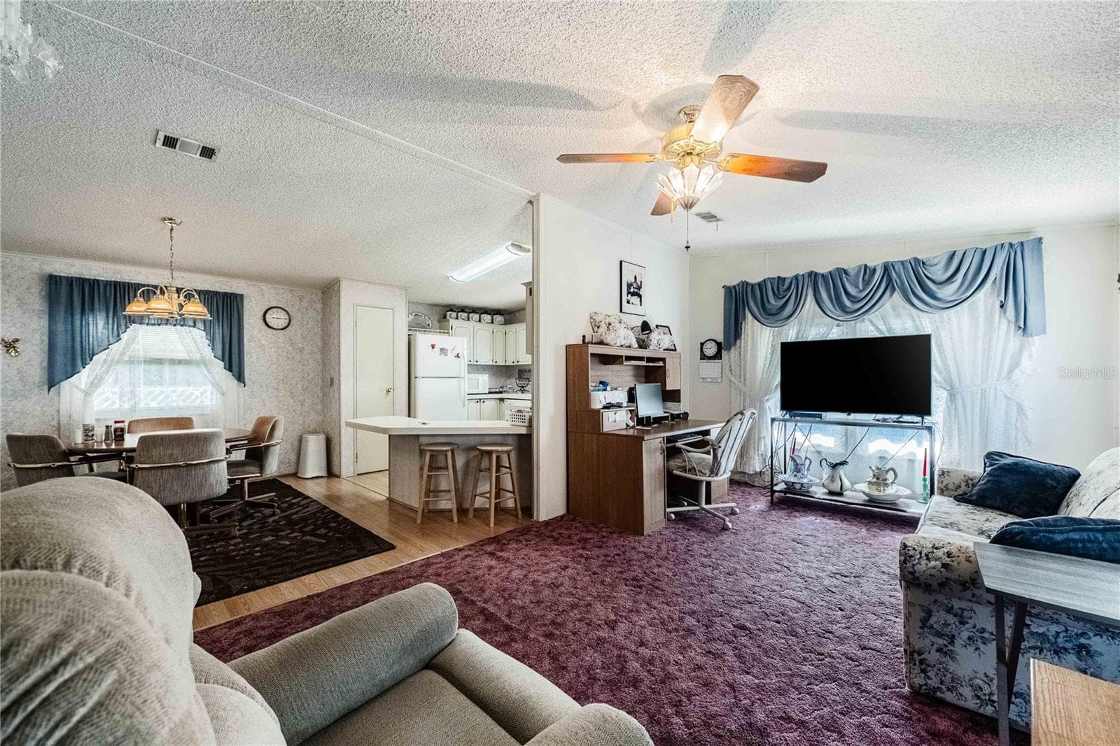 Manufactured Home at 489 VILLAGE CIR SW, WINTER HAVEN, photo 6 of 31